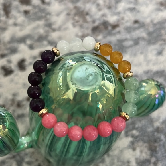 Rhodochrosite, Amethyst, Clear Quartz, Flourite, & Citrine Stretch Bracelet - Picture 3 of 5